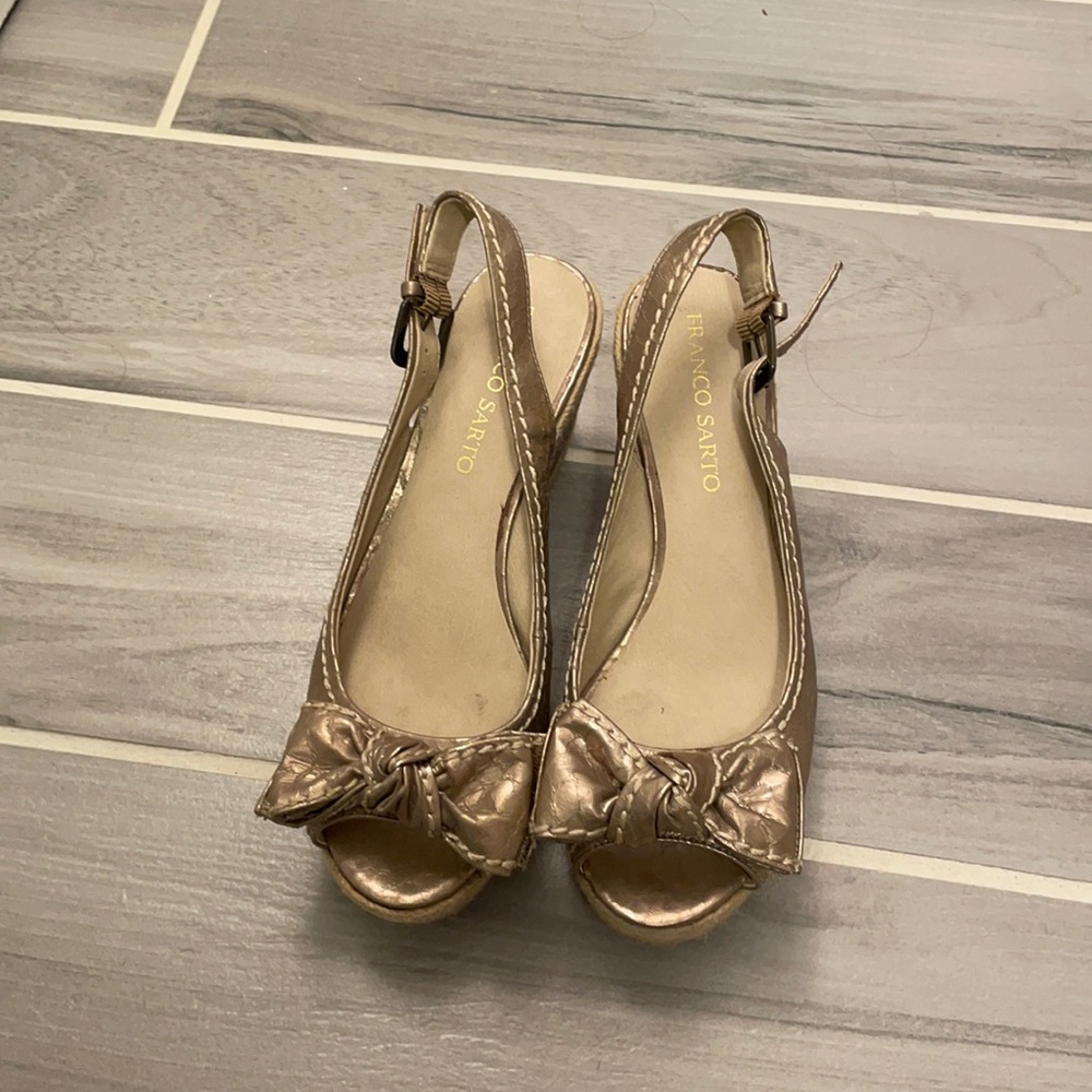 Gold wedges